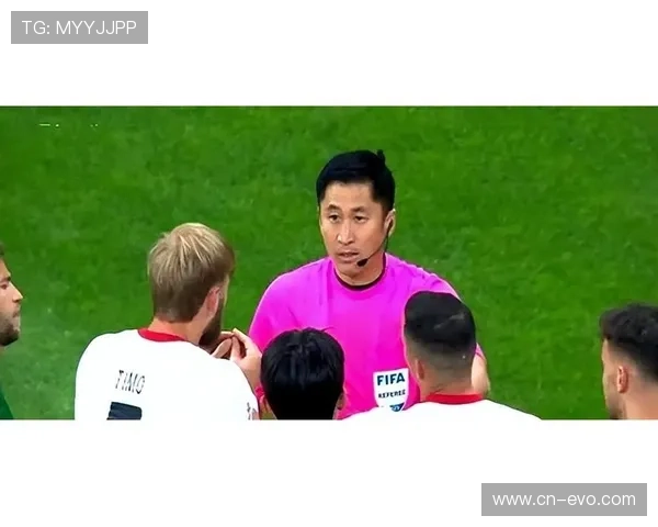 马宁误判吹停张玉宁单刀引争议赛后细节揭示裁判不该犯的错误行为